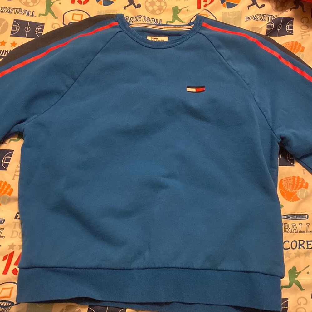 Large blue tommy crew neck
